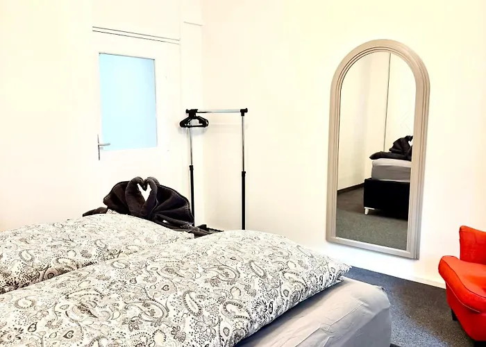 Modern 3 Bd Next To Centre 75 Sq M *