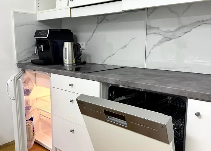 Modern 3 Bd Next To Centre 75 Sq M * 维也纳