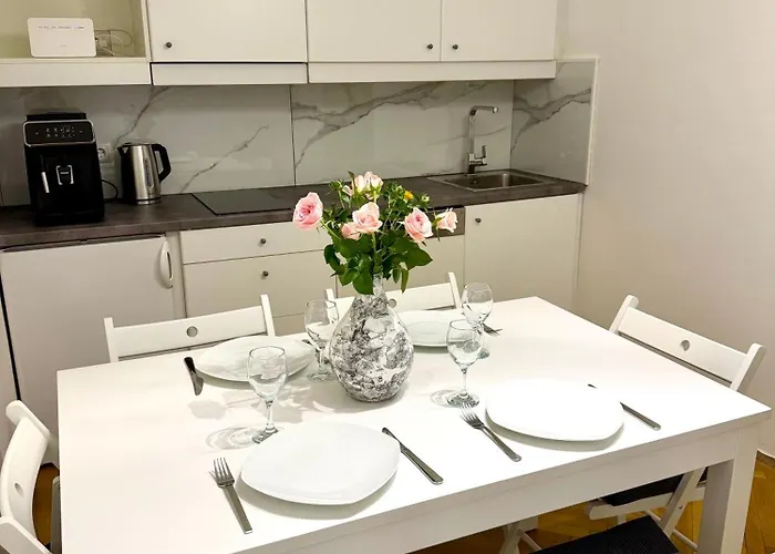 Modern 3 Bd Next To Centre 75 Sq M