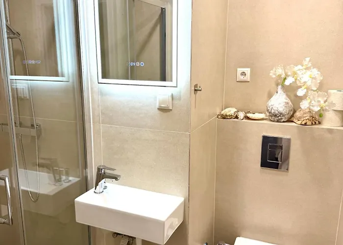 公寓 Modern 3 Bd Next To Centre 75 Sq M